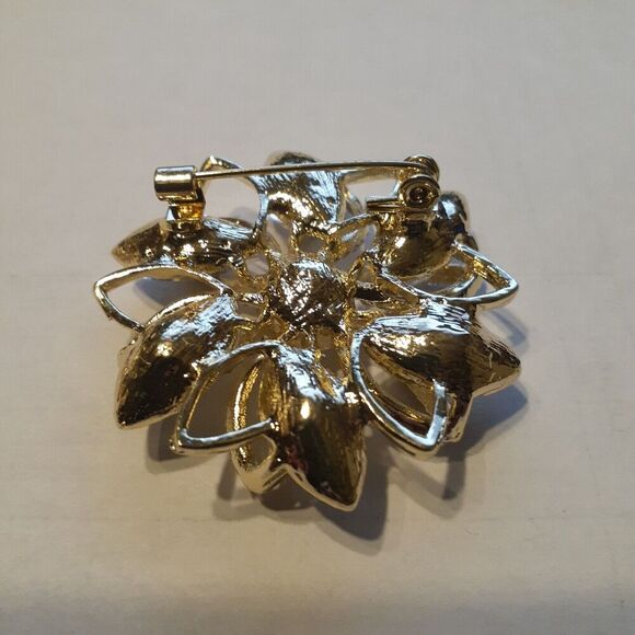 Gold Tone Floral Layered Brooch Pin Faux Pearl Center Rhinestones 1.5" - Picture 2 of 4